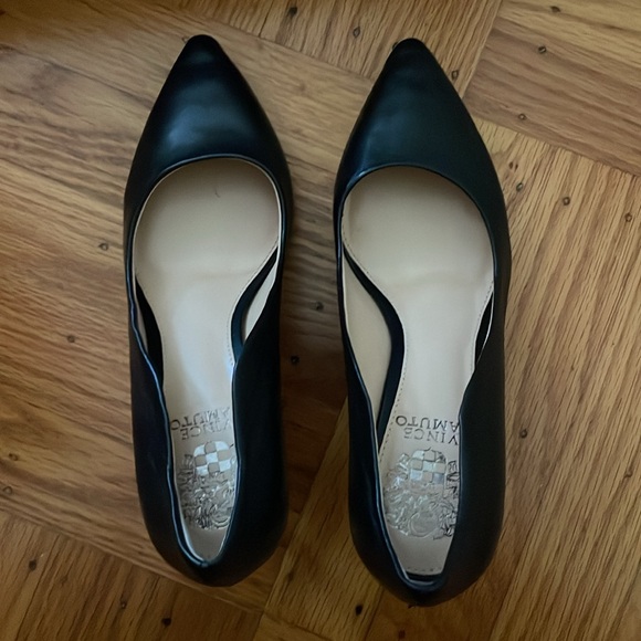 Vince Camuto Jaynita Heels in Black/Baby Sheep - Picture 2 of 6